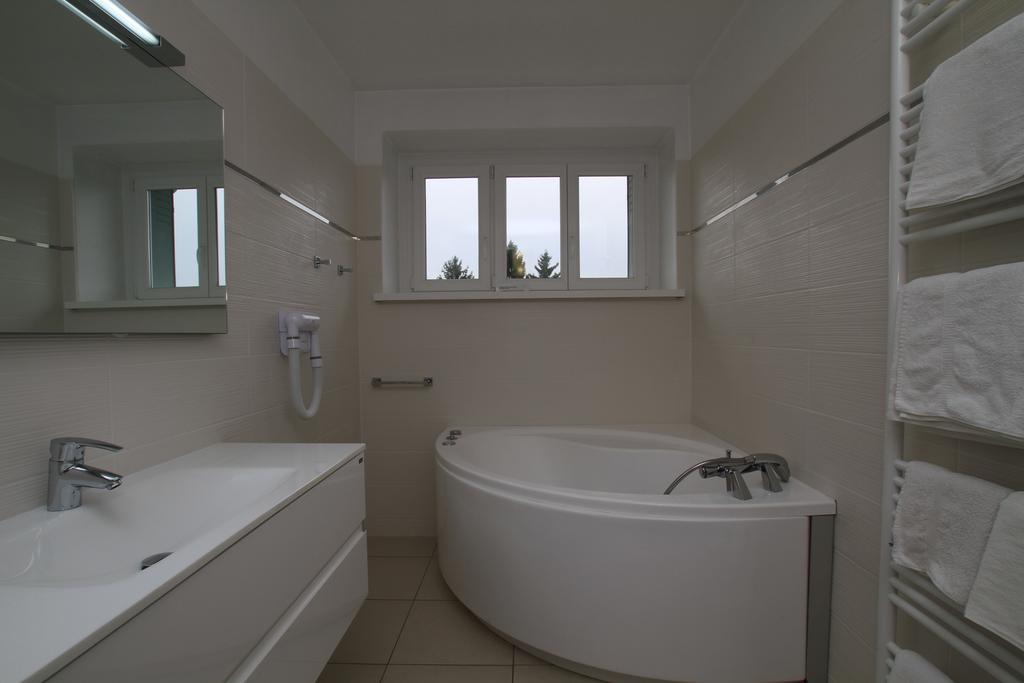 Logis Hotel Restaurant Spa Beau Site Luxeuil-les-Bains Kültér fotó