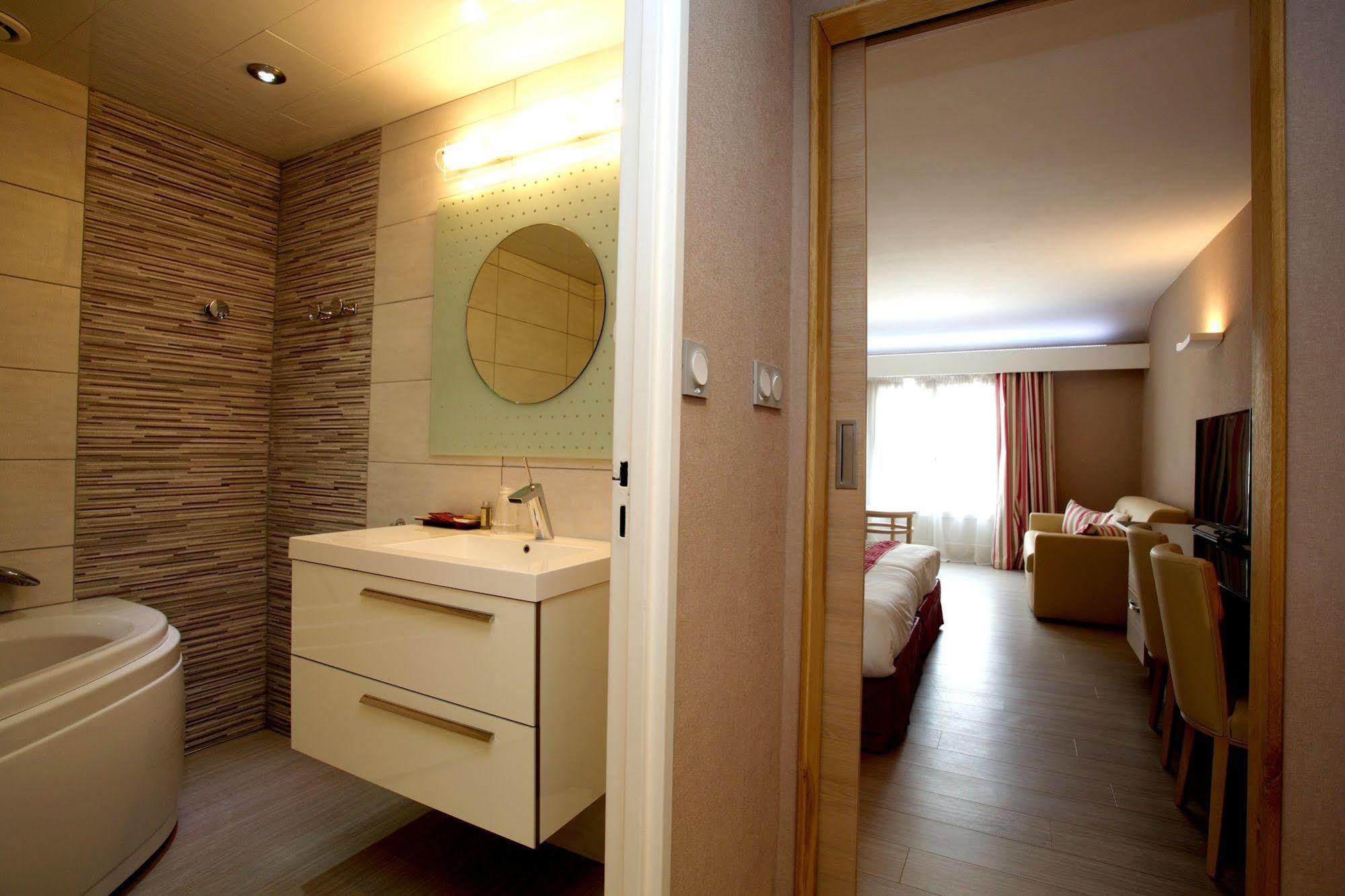 Logis Hotel Restaurant Spa Beau Site Luxeuil-les-Bains Kültér fotó